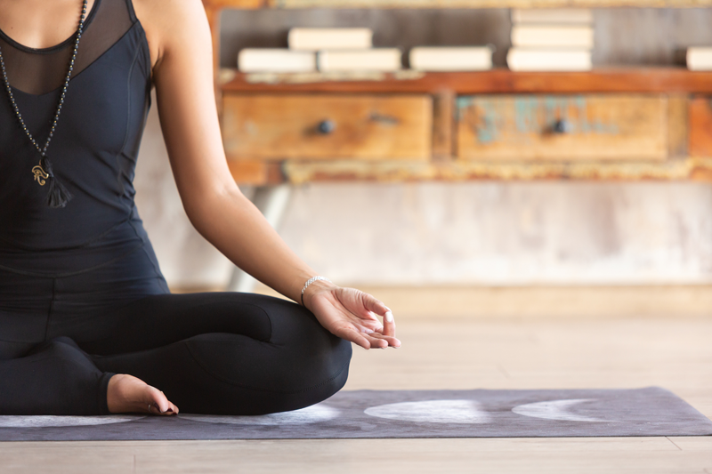 Wie wirkt sich die Tageszeit auf Yoga aus?
